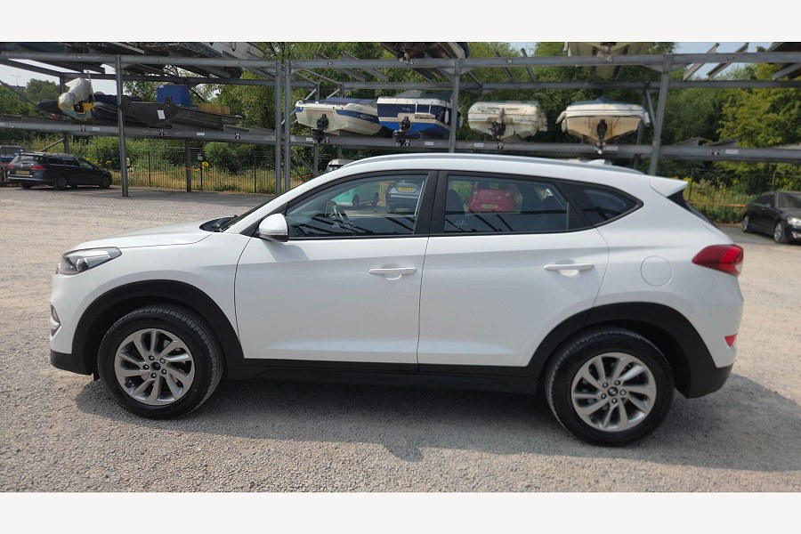 2016 Hyundai TUCSON photo 11