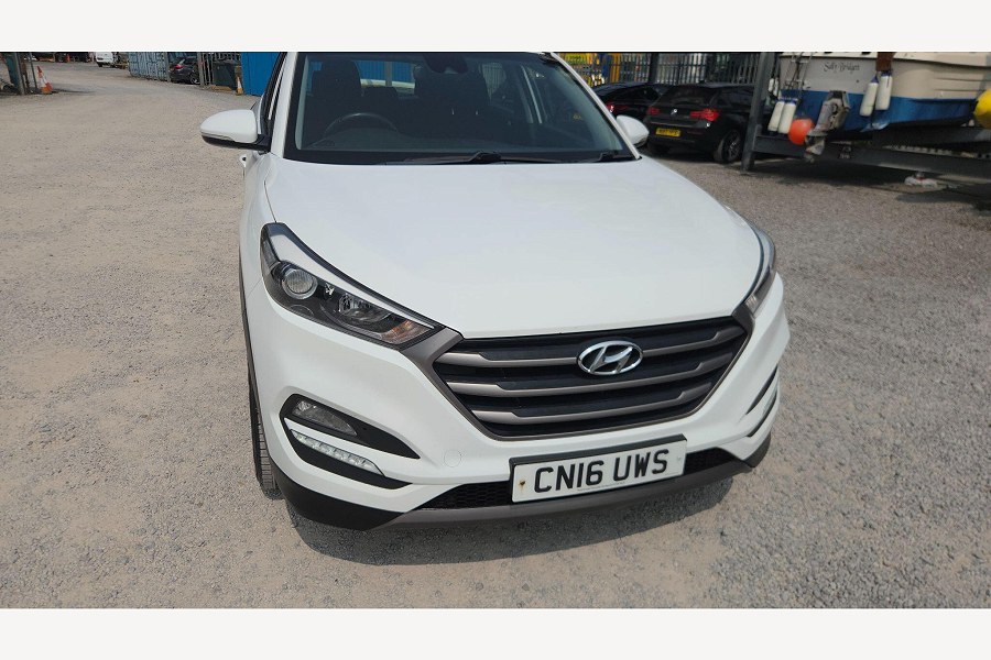 2016 Hyundai TUCSON photo 3