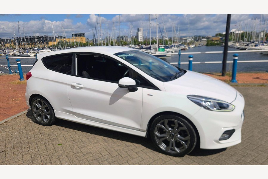 2020 Ford Fiesta photo 2