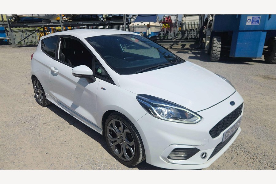 Ford Fiesta photo 2