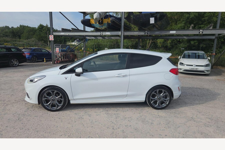 2020 Ford Fiesta photo 3