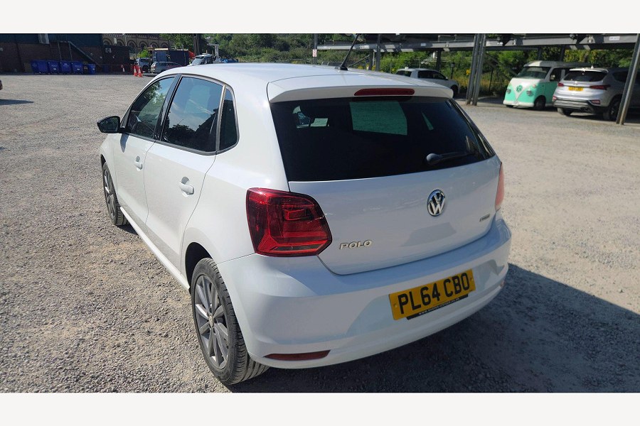 2015 Volkswagen Polo photo 9