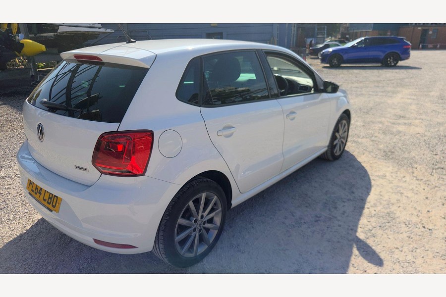 2015 Volkswagen Polo photo 12