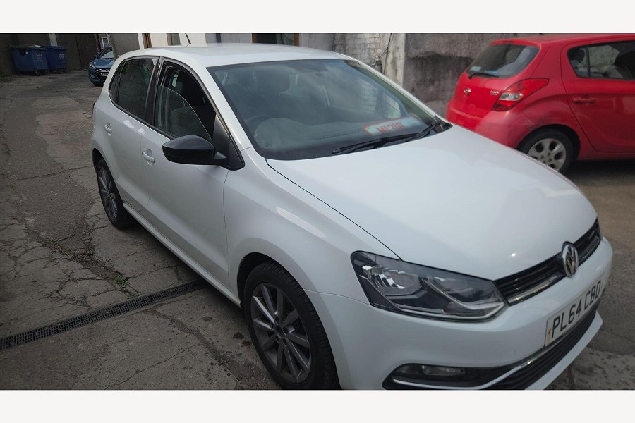 2015 Volkswagen Polo photo 3