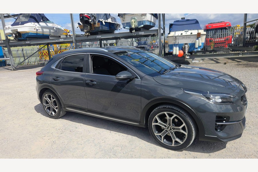 2020 Kia XCeed photo 2