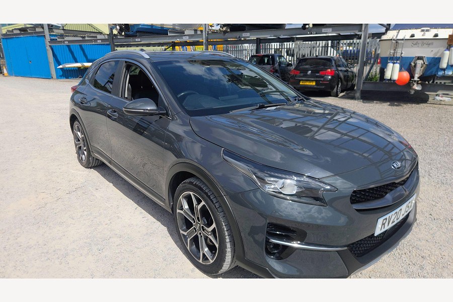 2020 Kia XCeed photo 3