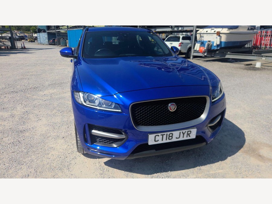 2018 Jaguar F-PACE photo 4