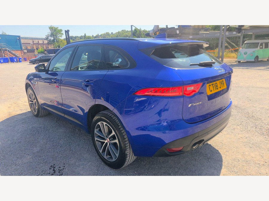 2018 Jaguar F-PACE photo 11