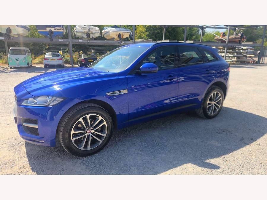 2018 Jaguar F-PACE photo 8