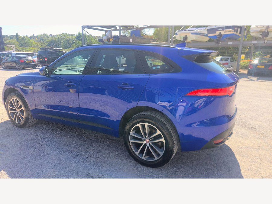 2018 Jaguar F-PACE photo 10