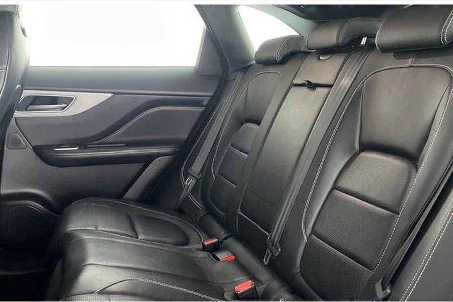 2018 Jaguar F-PACE photo 9