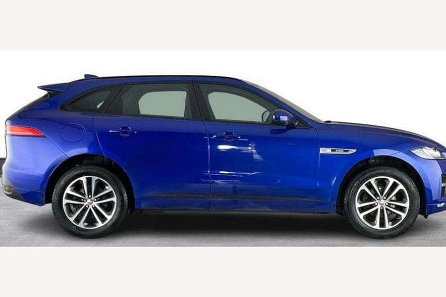 2018 Jaguar F-PACE photo 2