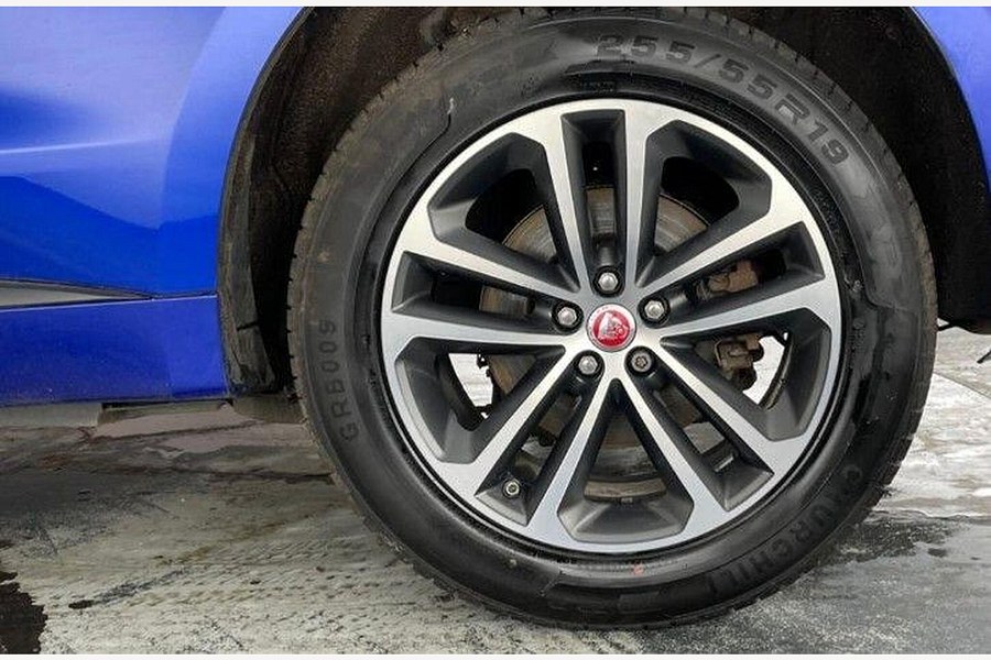 2018 Jaguar F-PACE photo 11