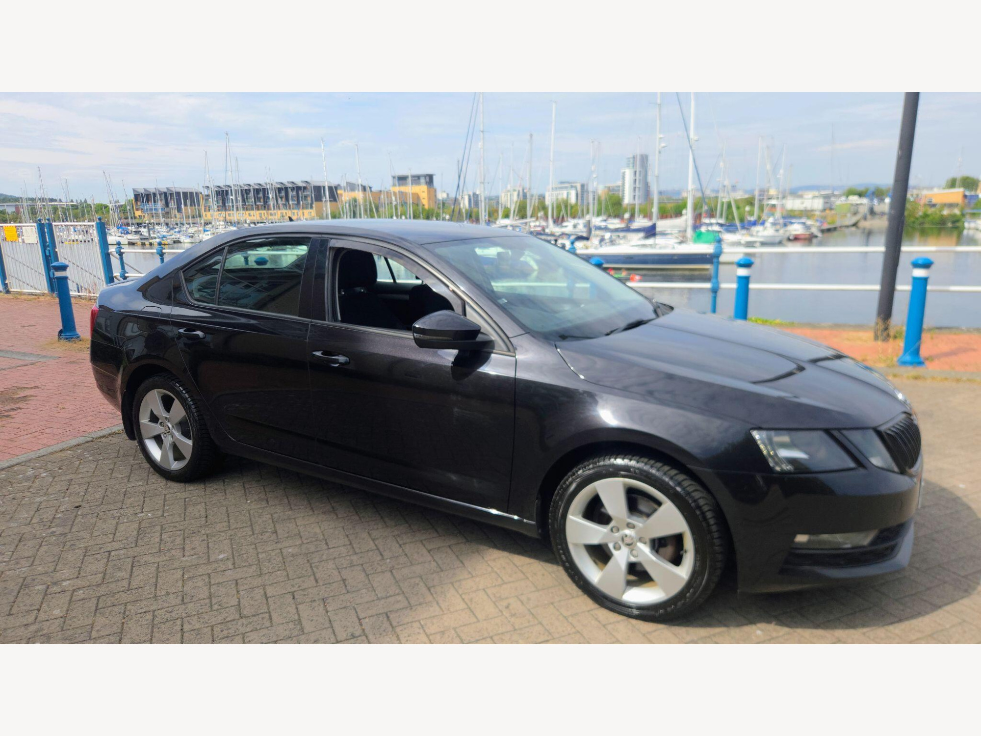 Skoda Octavia photo 2