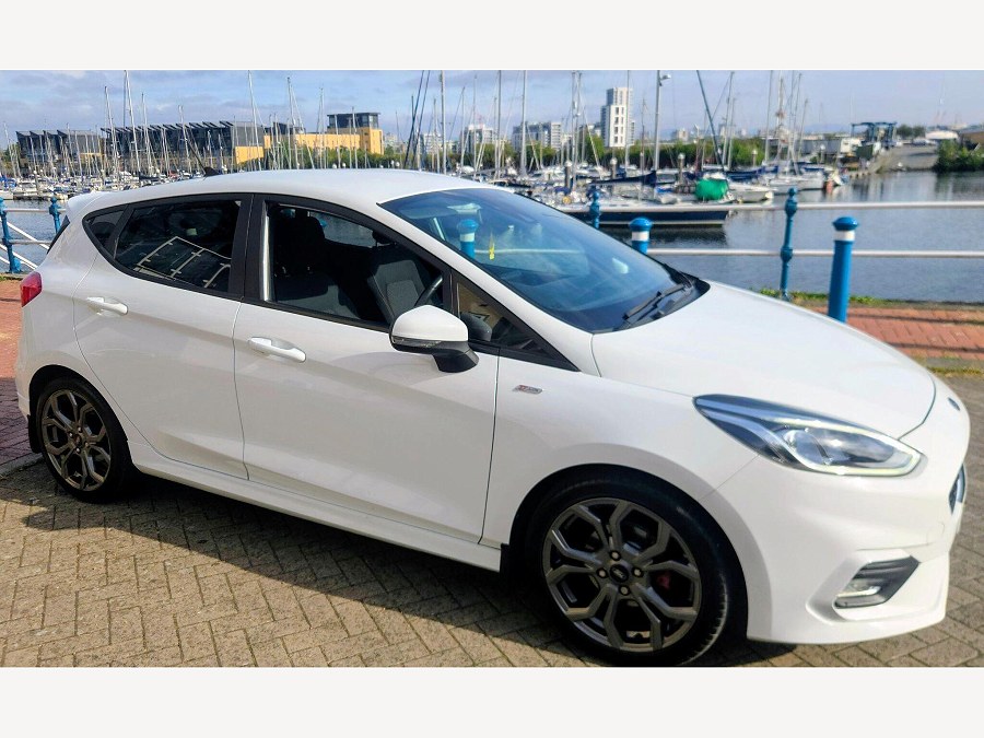 Ford Fiesta photo 2