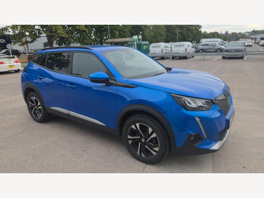 2021 Peugeot 2008 photo 1