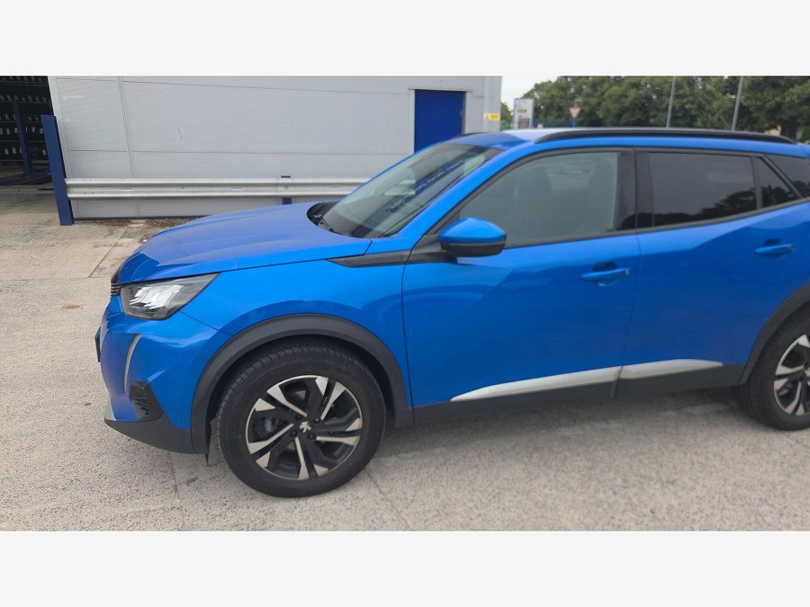 2021 Peugeot 2008 photo 3