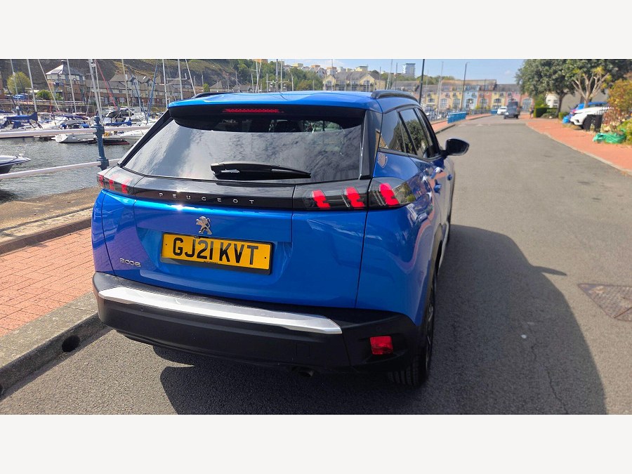 2021 Peugeot 2008 photo 7