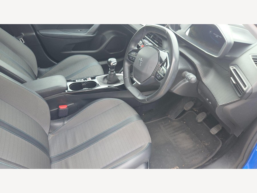 2021 Peugeot 2008 photo 9