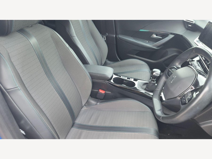 2021 Peugeot 2008 photo 10
