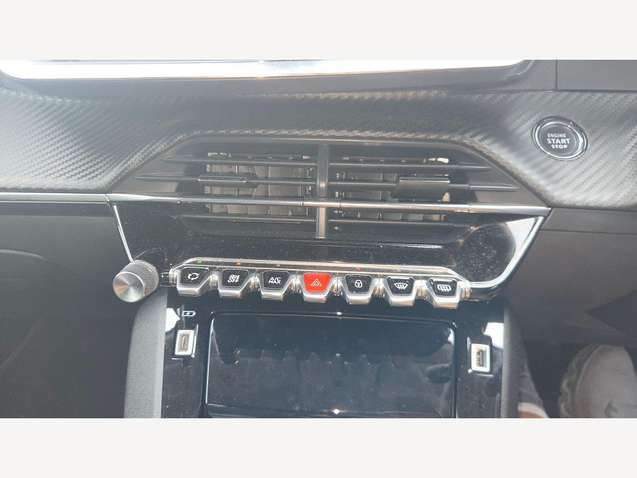 2021 Peugeot 2008 photo 14