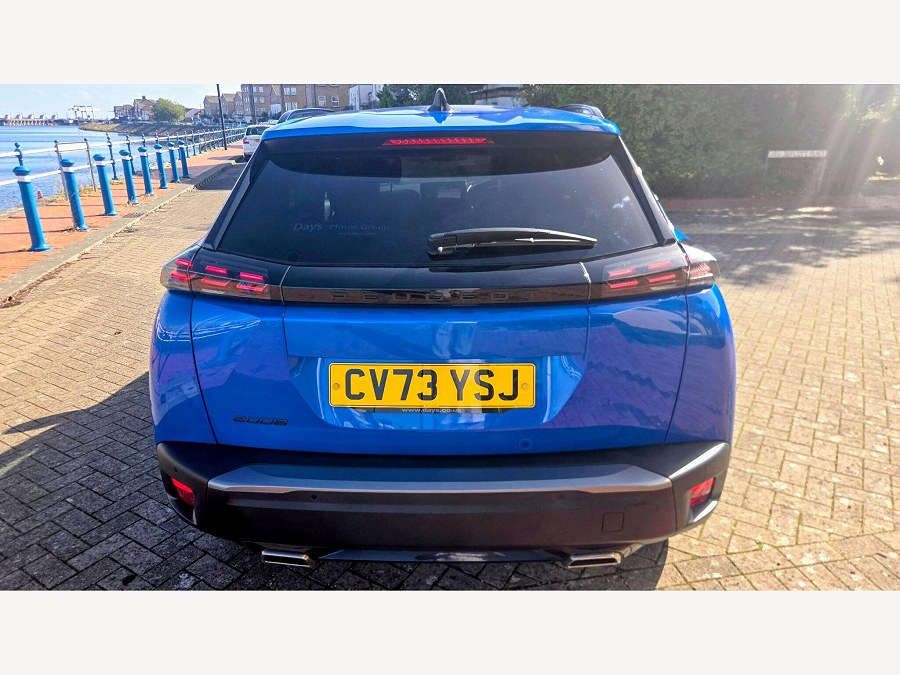 2023 Peugeot 2008 photo 12
