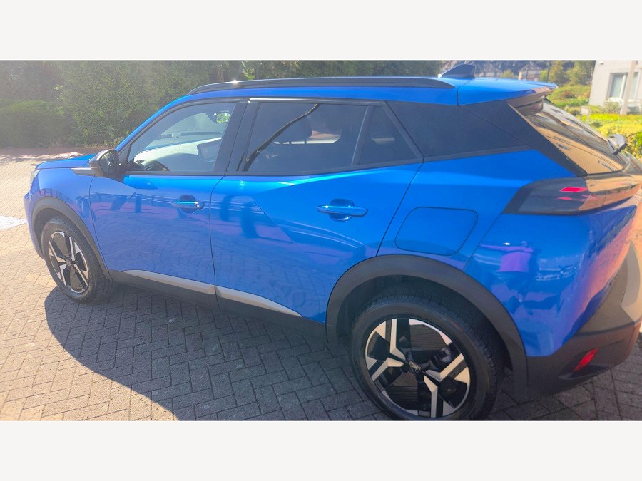 2023 Peugeot 2008 photo 9