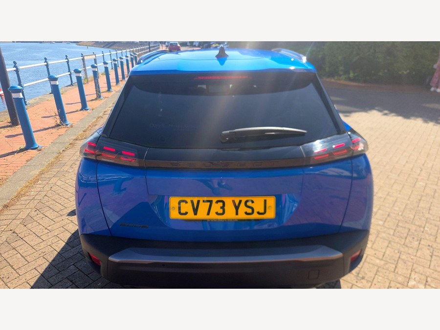 2023 Peugeot 2008 photo 11