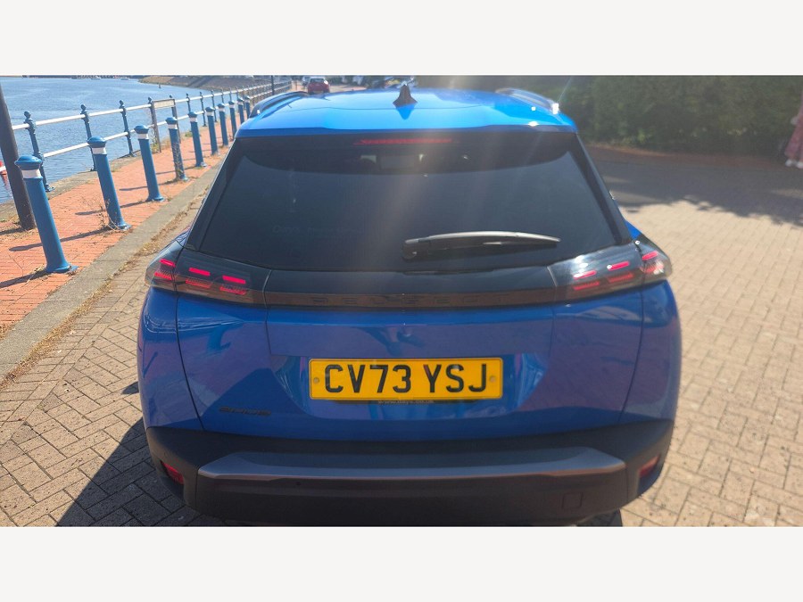 2023 Peugeot 2008 photo 12