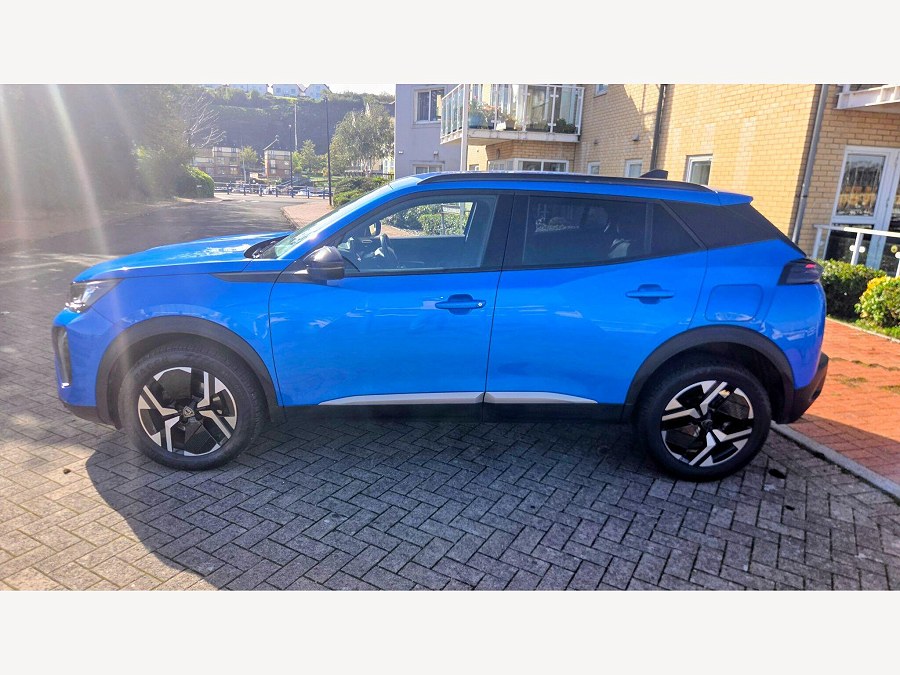 2023 Peugeot 2008 photo 7