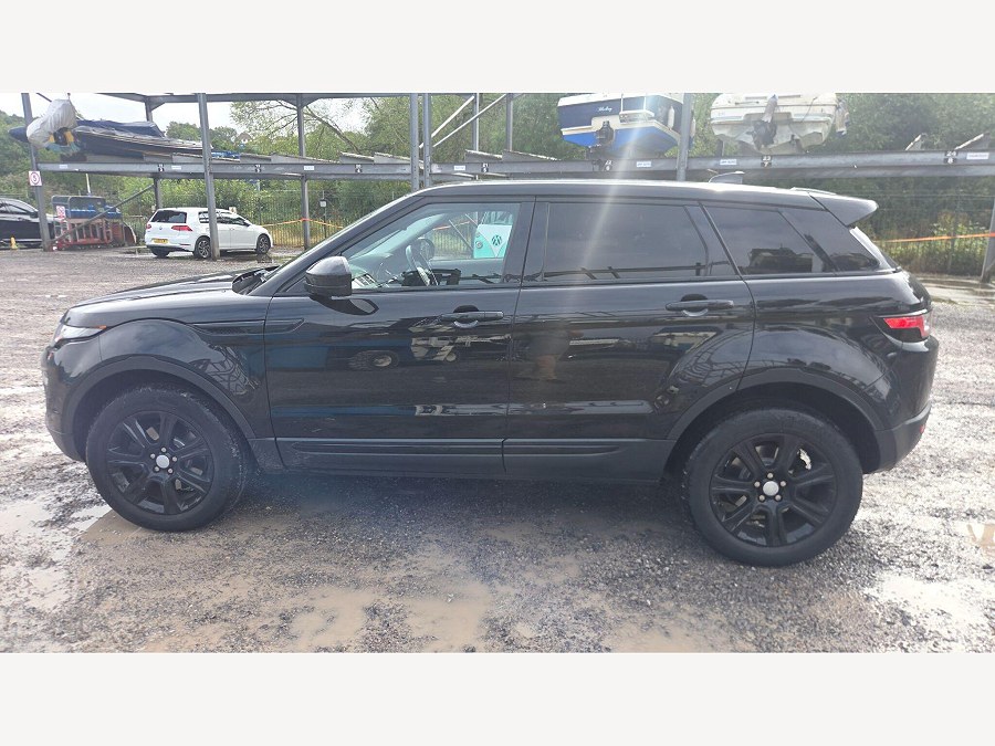 2019 Land Rover Range Rover Evoque photo 9
