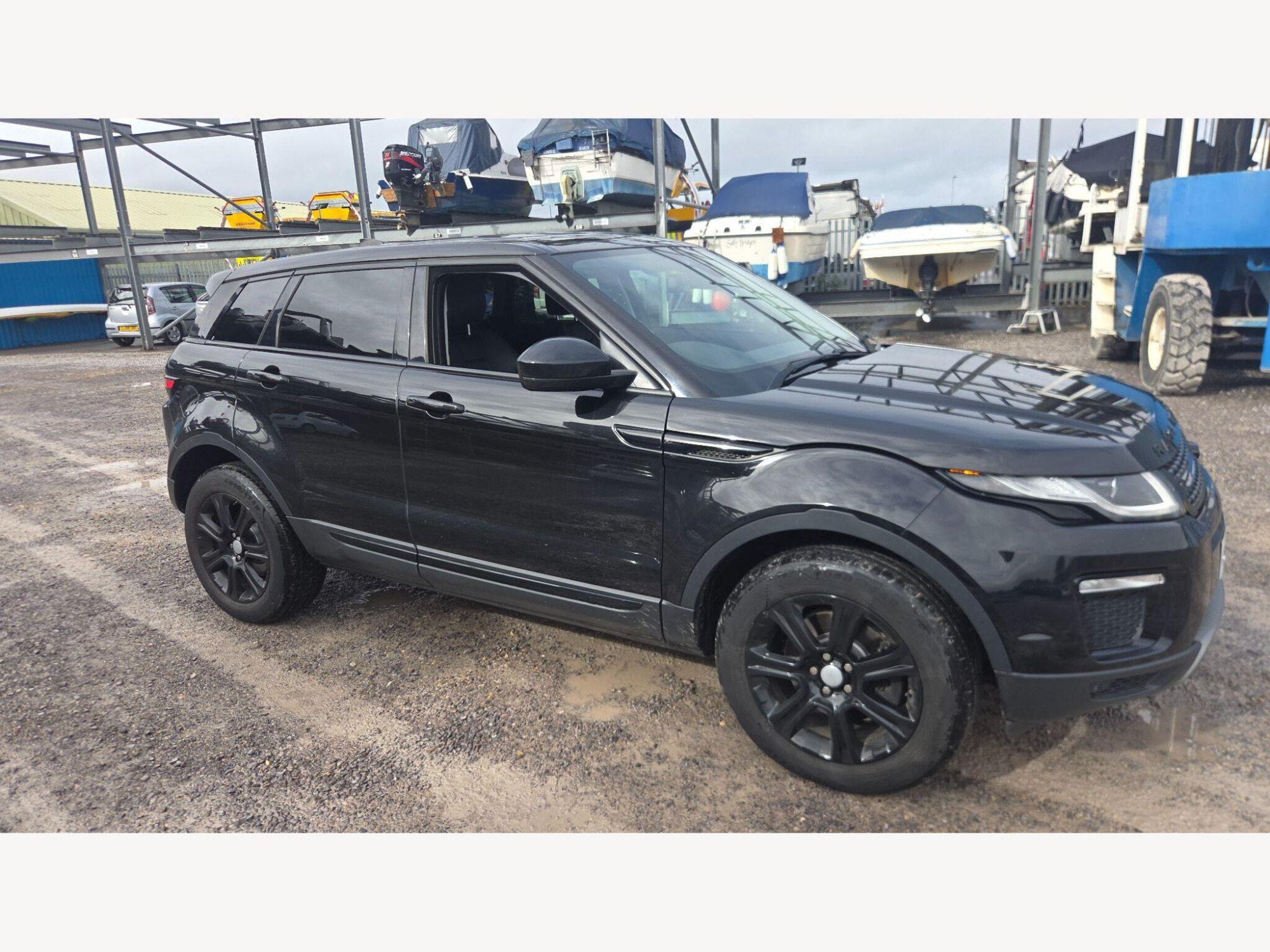 Land Rover Range Rover Evoque photo 2