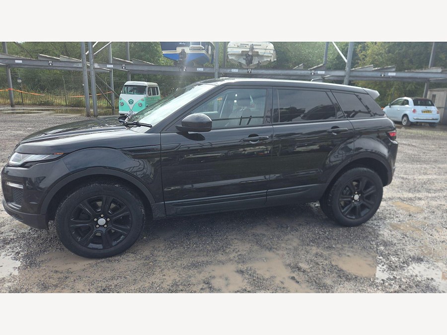2019 Land Rover Range Rover Evoque photo 10