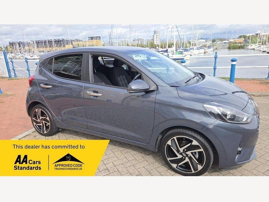 2025 Hyundai i10 photo 1