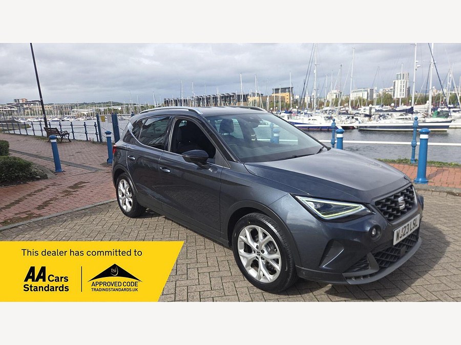 SEAT Arona photo 2