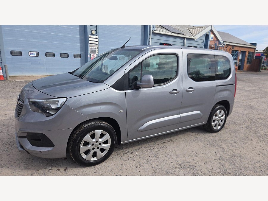 2019 Vauxhall Combo Life photo 4