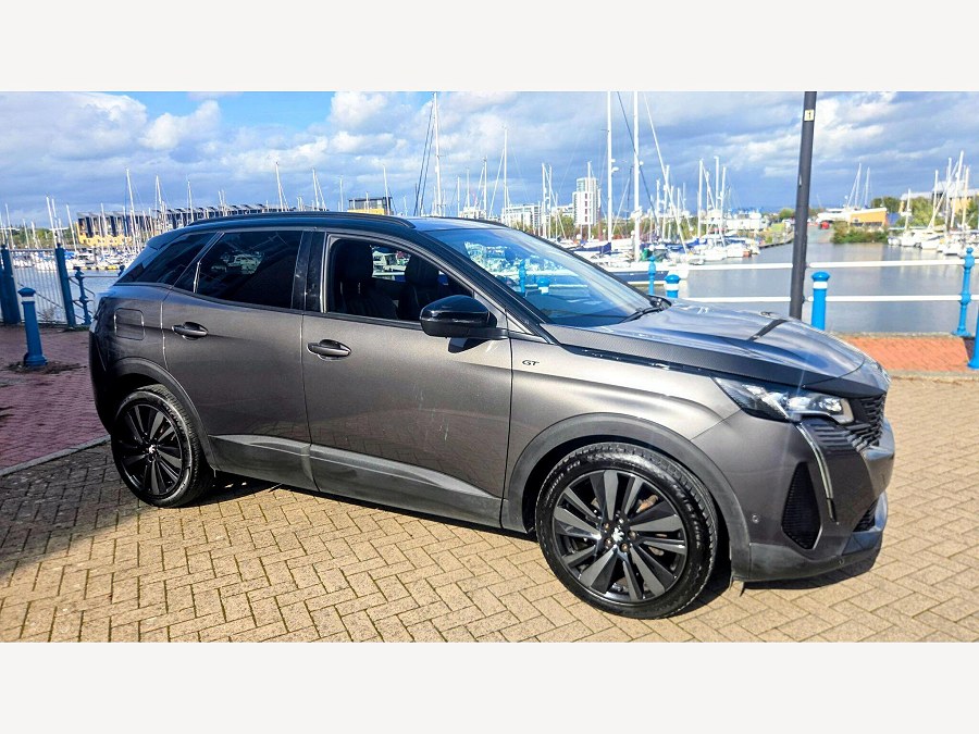 2022 Peugeot 3008 photo 2