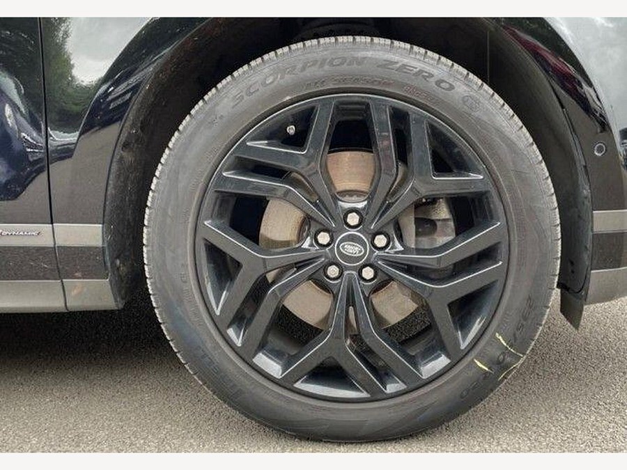 2019 Land Rover Range Rover Evoque photo 12