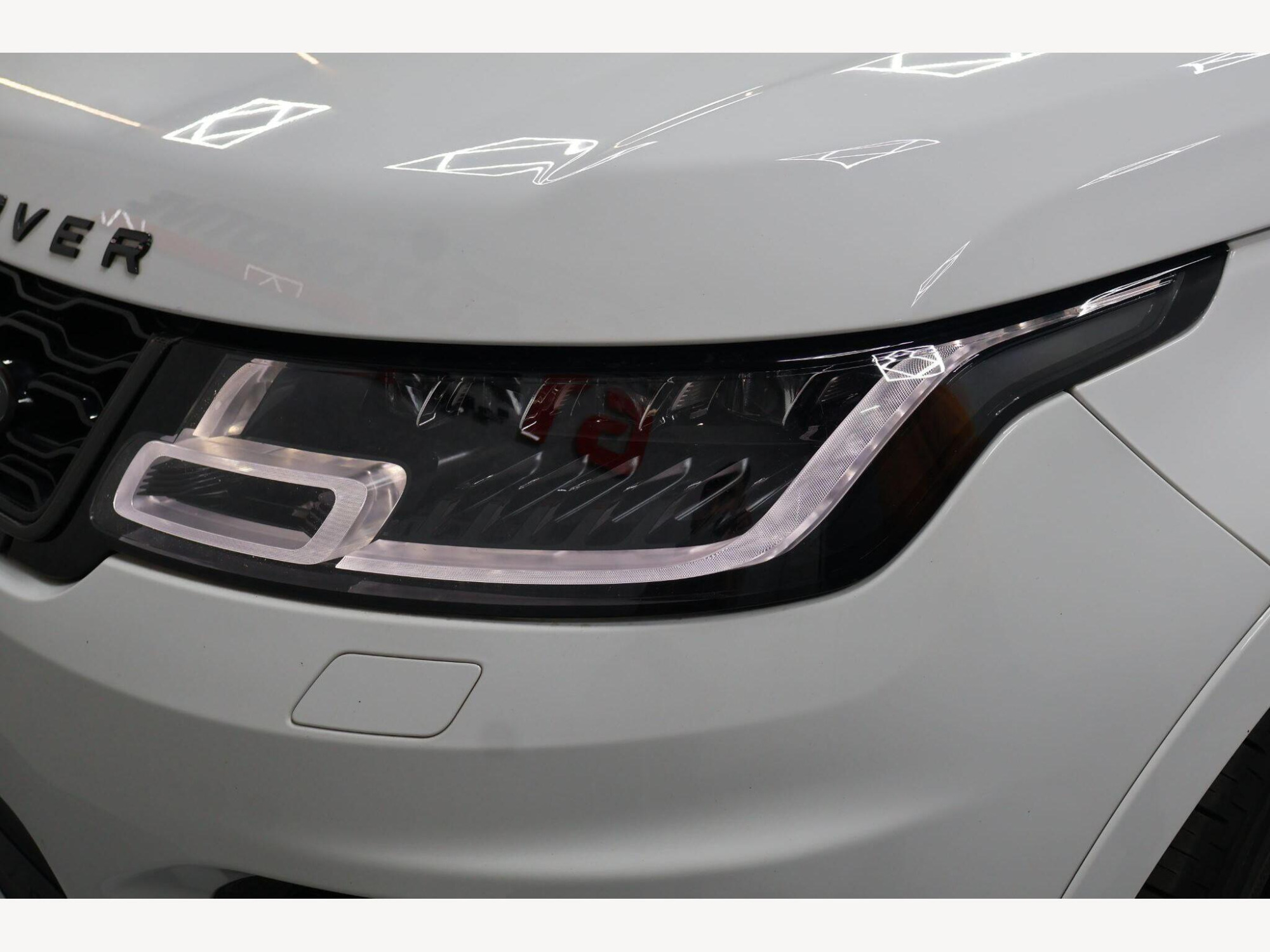 2018 Land Rover Range Rover Sport image 11