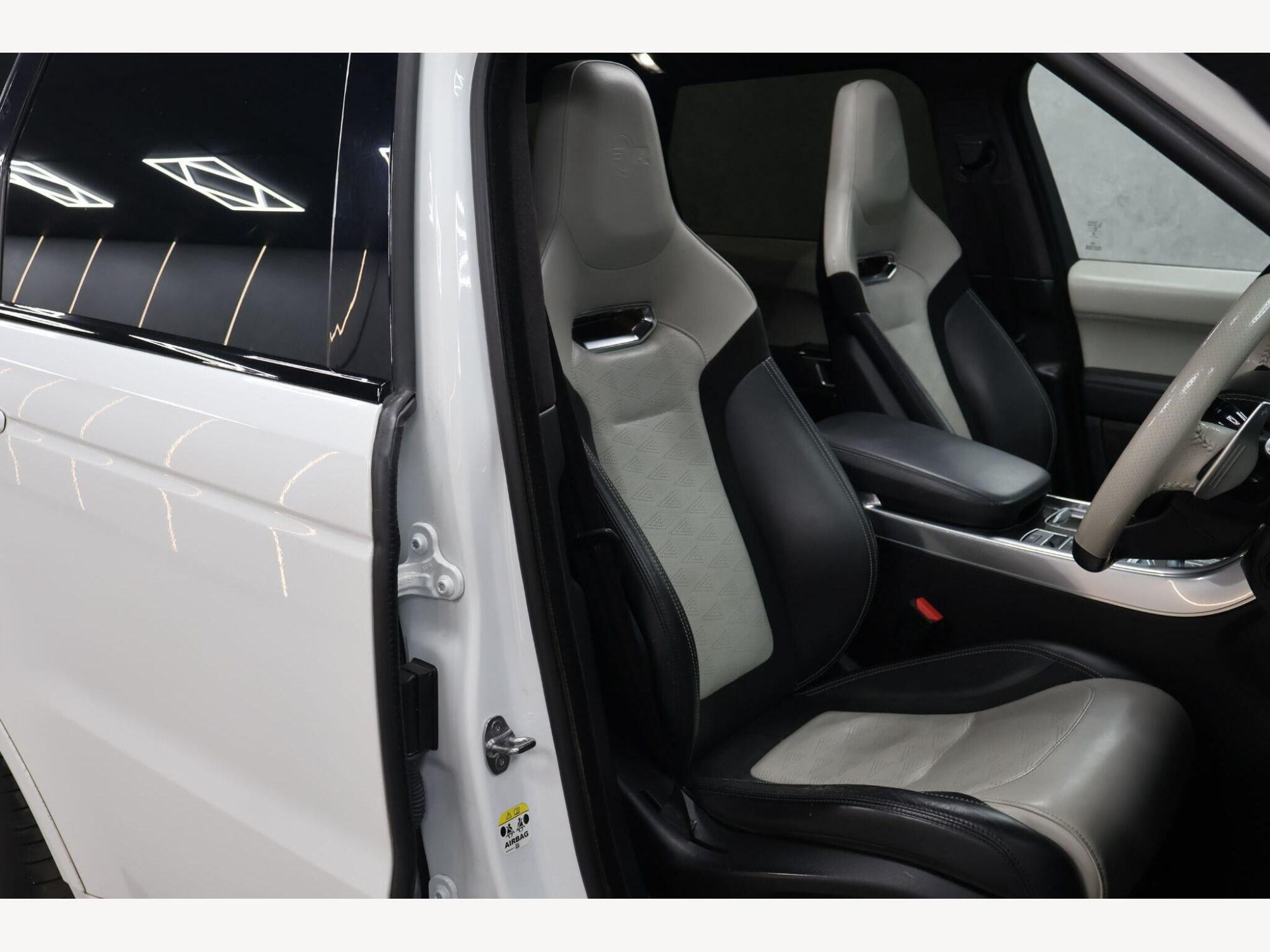 2018 Land Rover Range Rover Sport image 44
