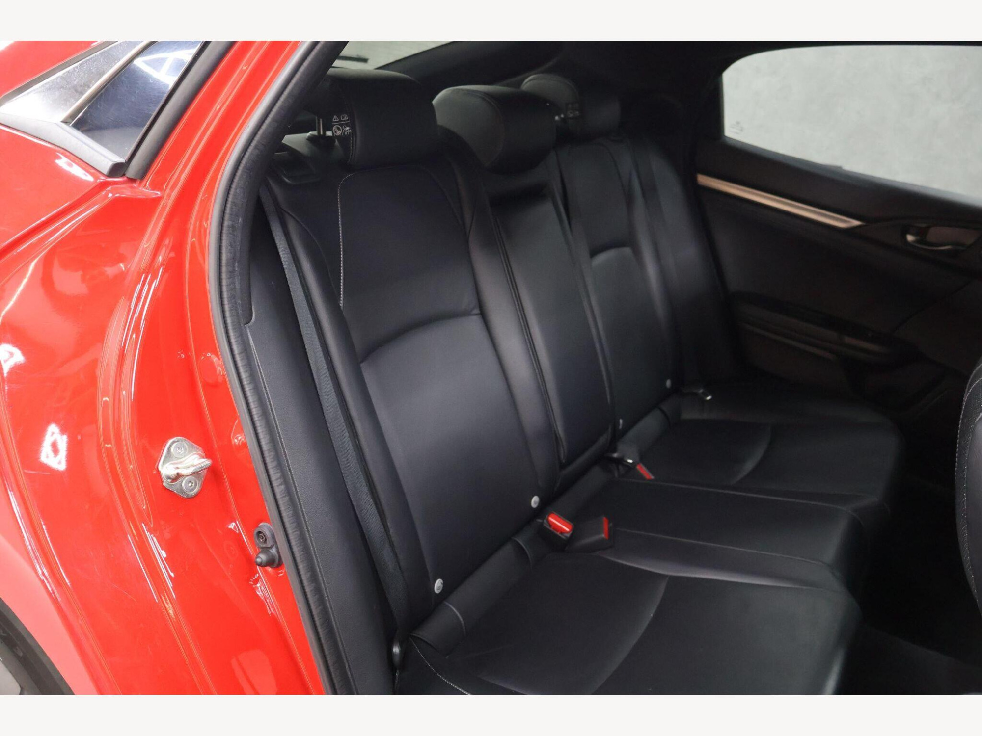2018 Honda Civic image 36