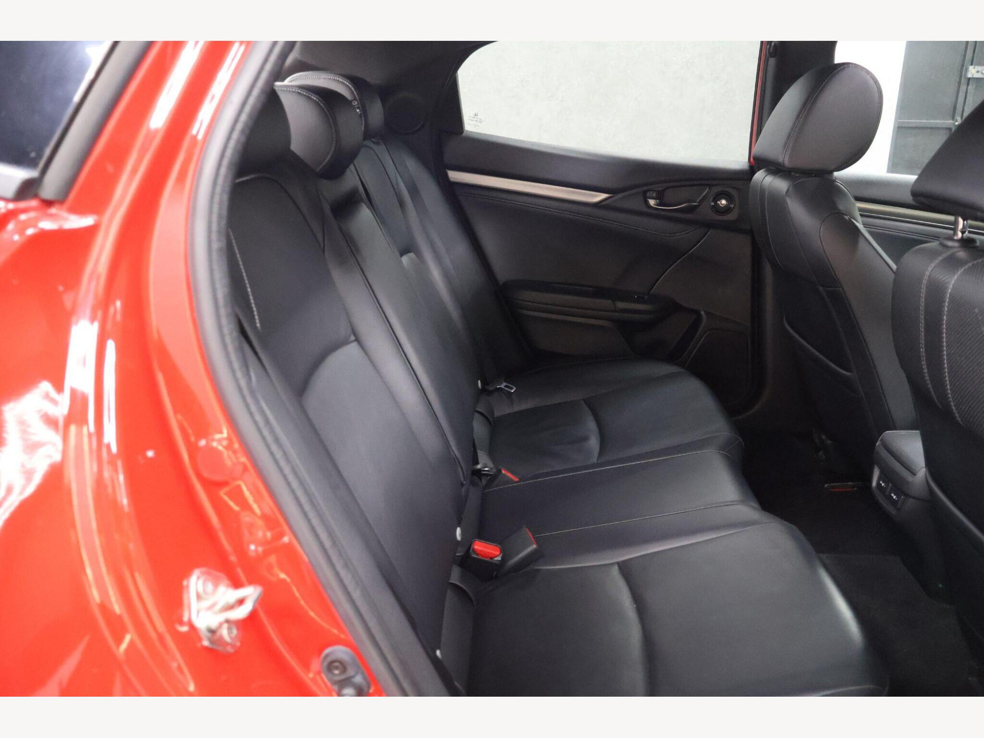 2018 Honda Civic image 37