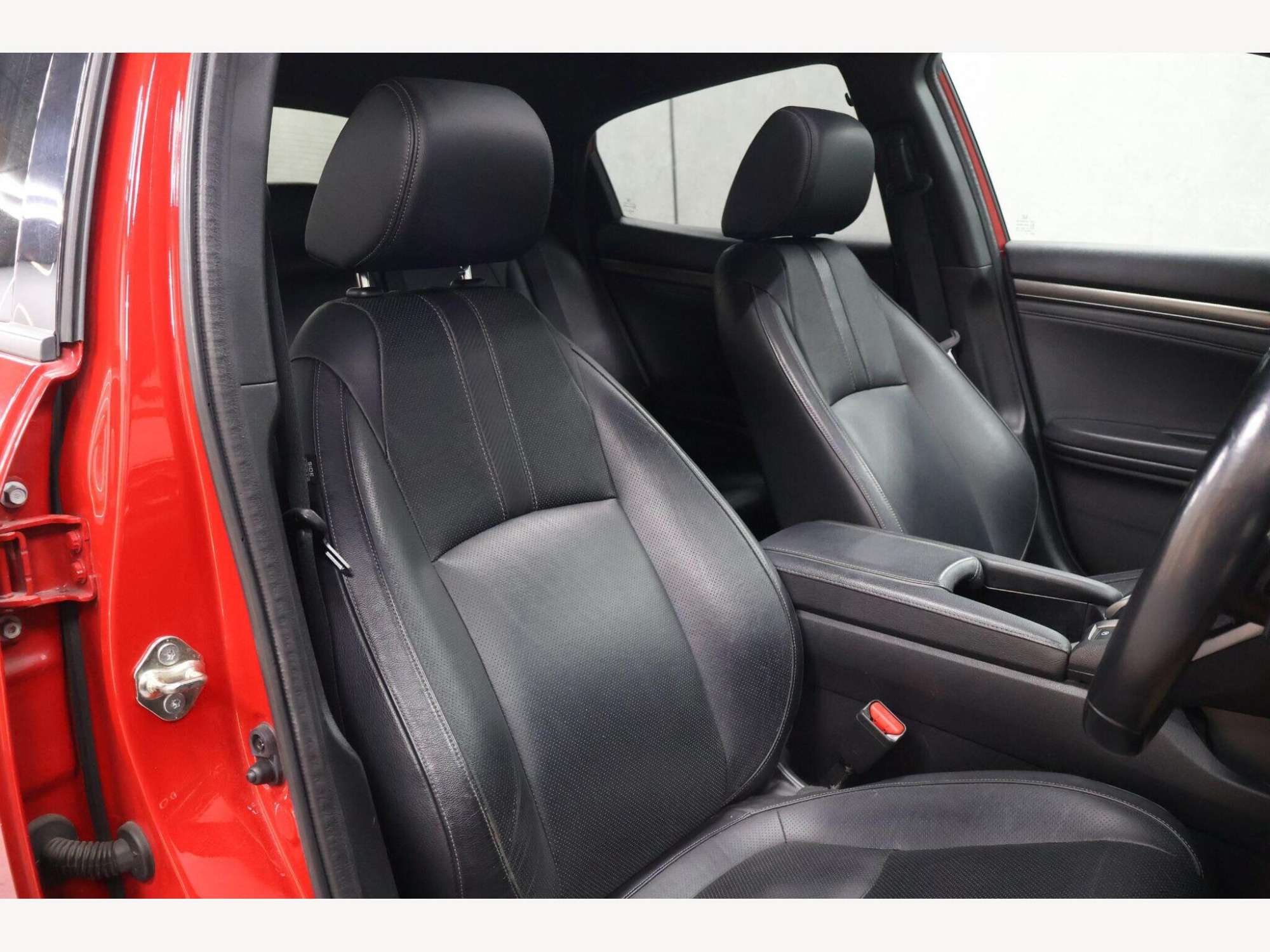 2018 Honda Civic image 34
