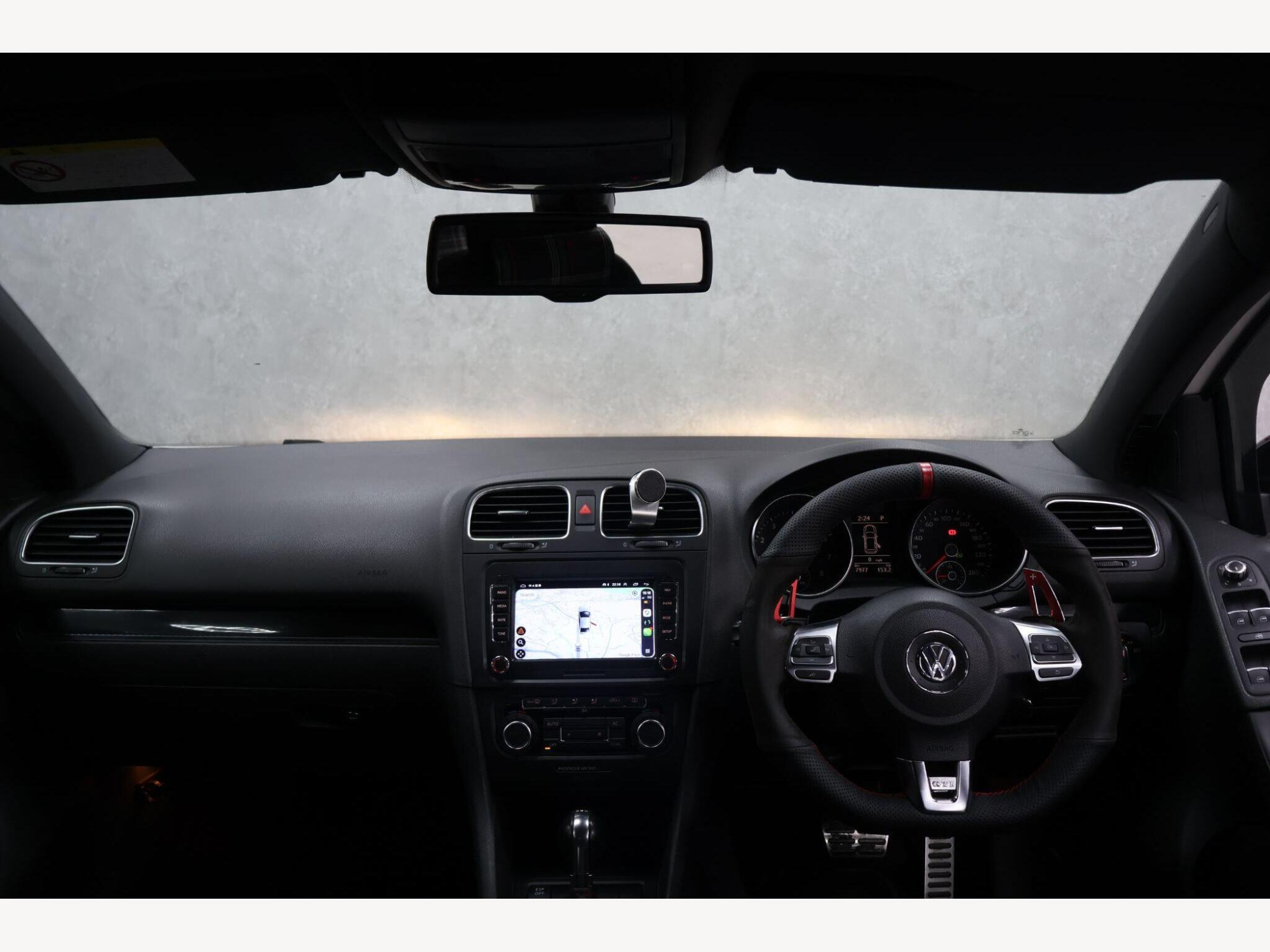 2010 Volkswagen Golf image 31
