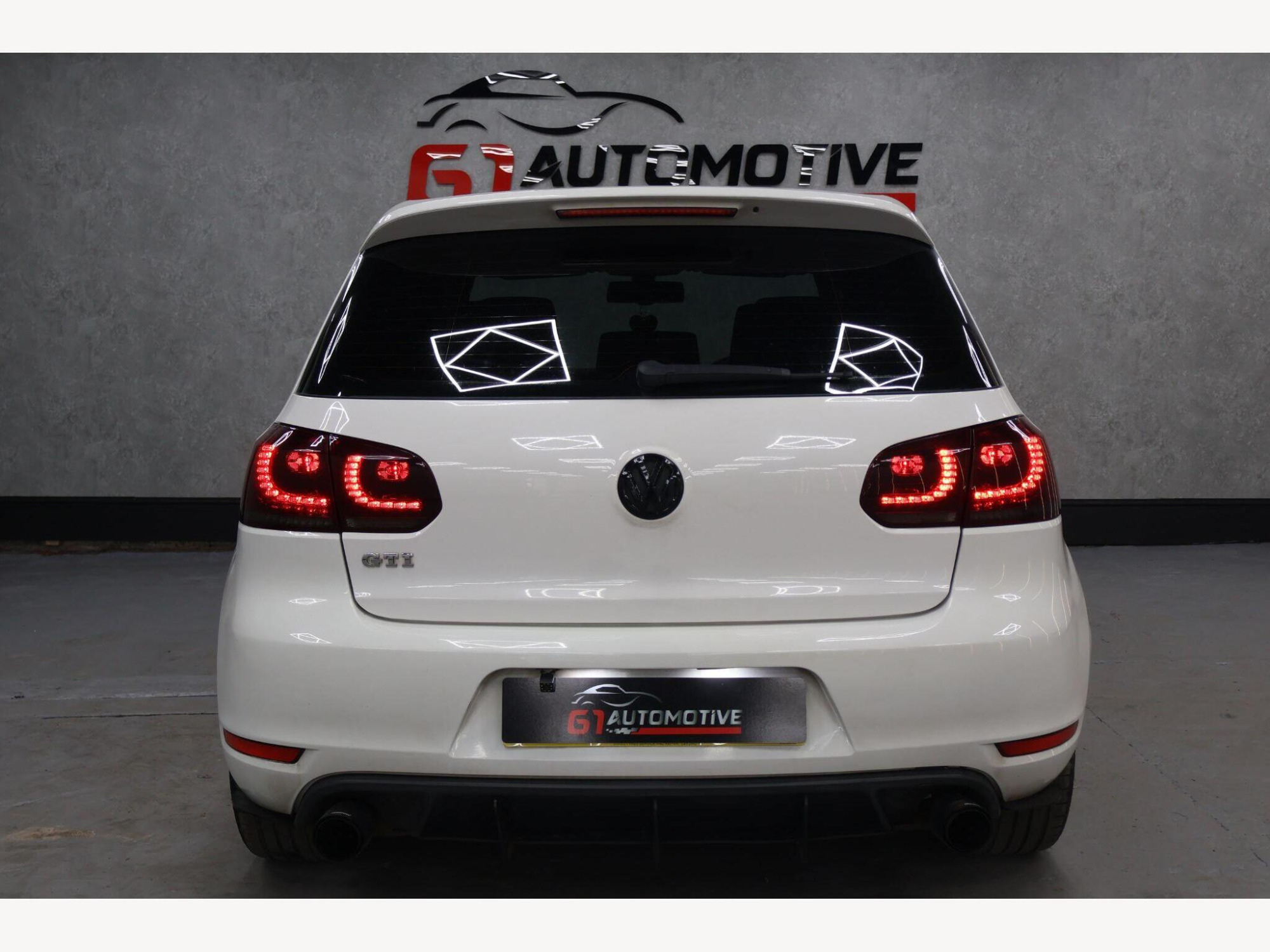 2010 Volkswagen Golf image 7