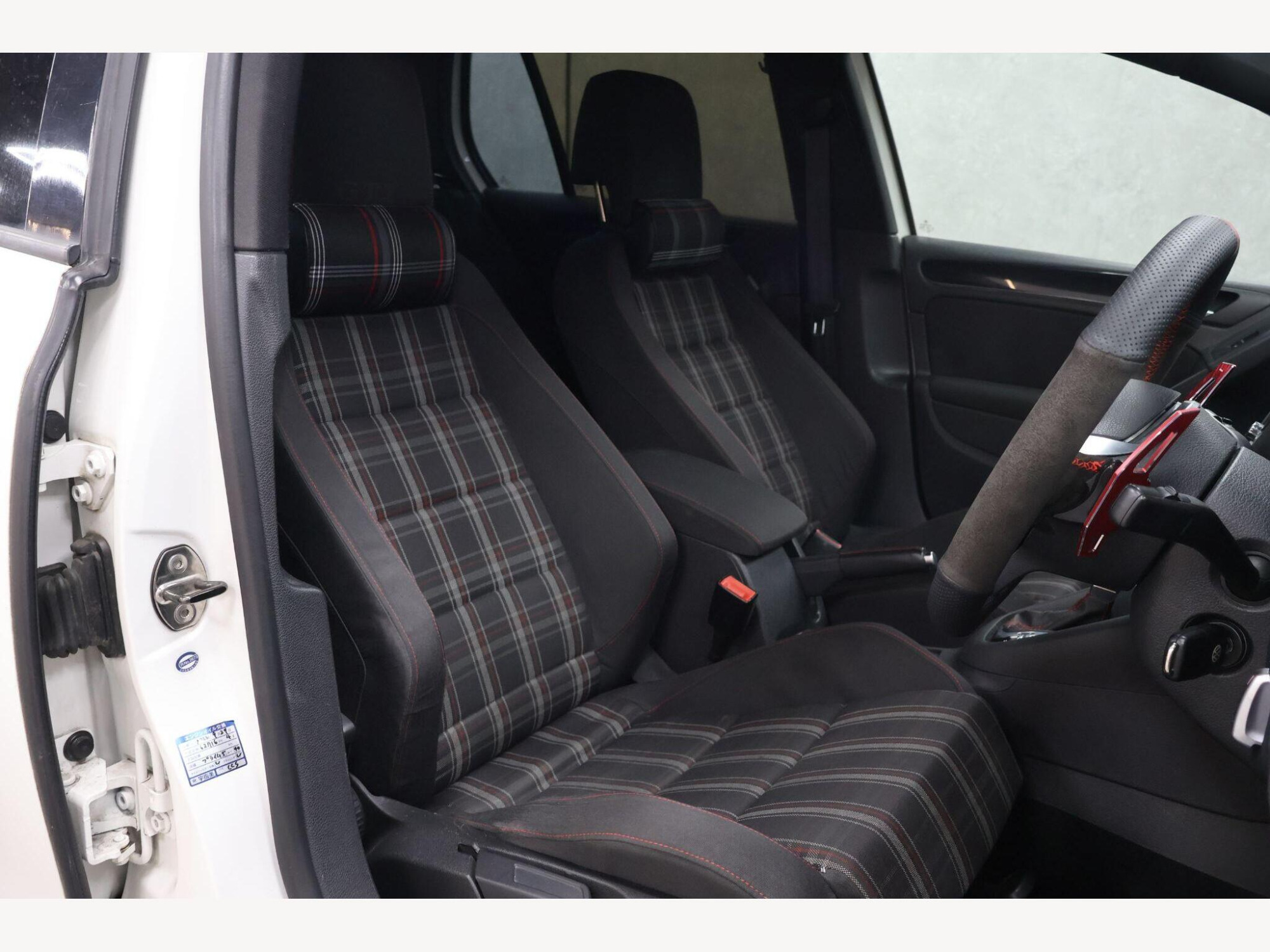 2010 Volkswagen Golf image 28
