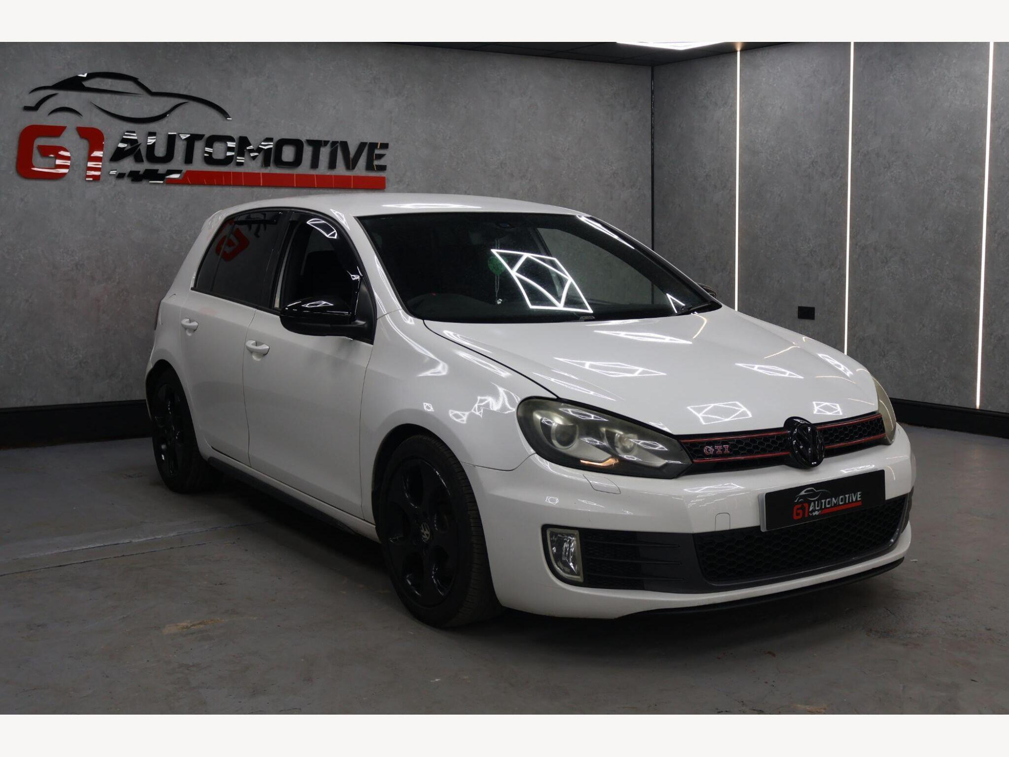 2010 Volkswagen Golf image 4