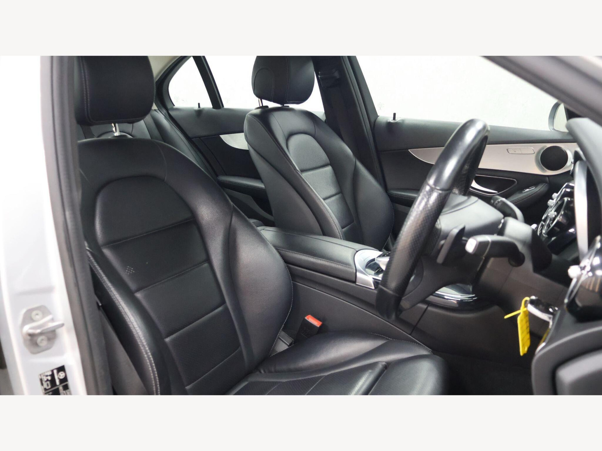 2016 Mercedes-Benz C Class image 34