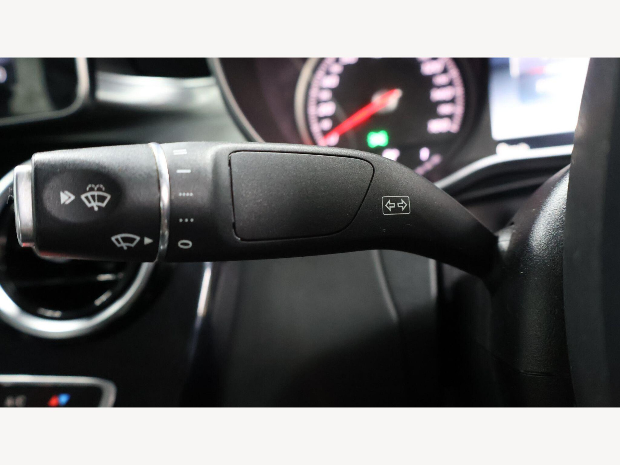 2016 Mercedes-Benz C Class image 27