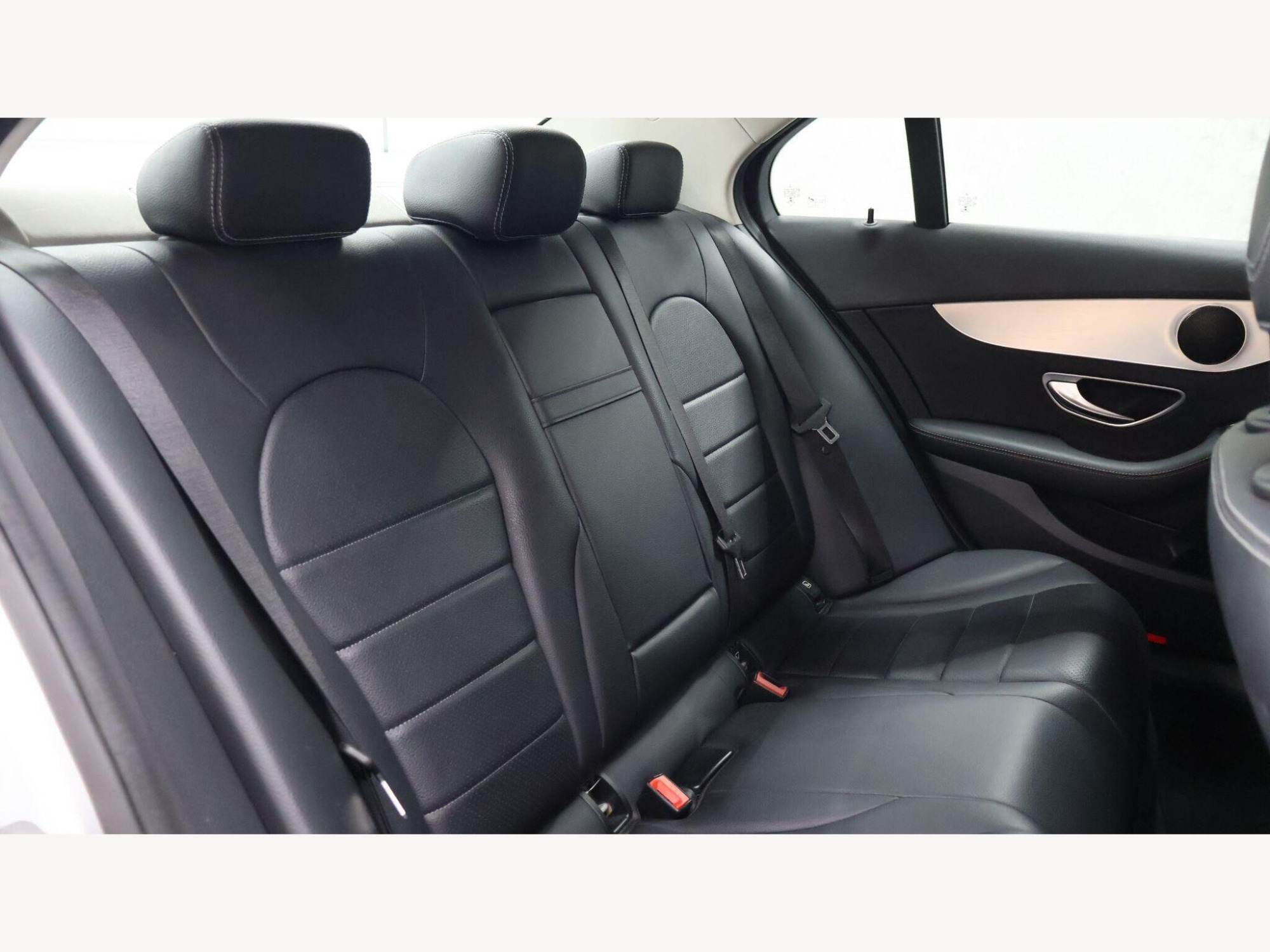 2016 Mercedes-Benz C Class image 35